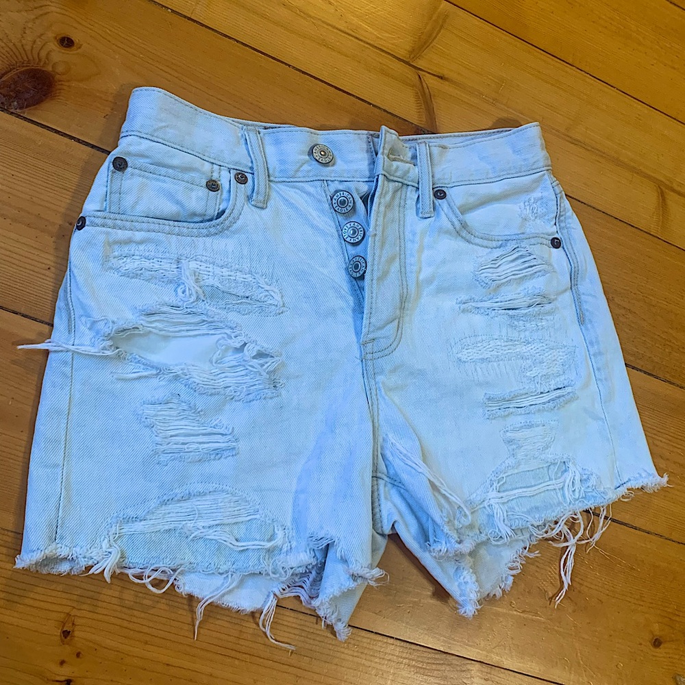 American Eagle Light Blue Jean Mom Shorts NWOT